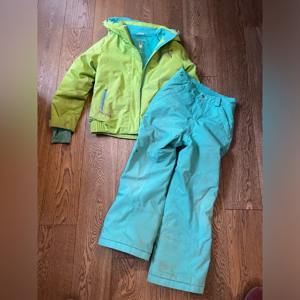 Spyder kids snow suit size 8